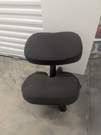 Ergonomic kneeling/posture chair, View more