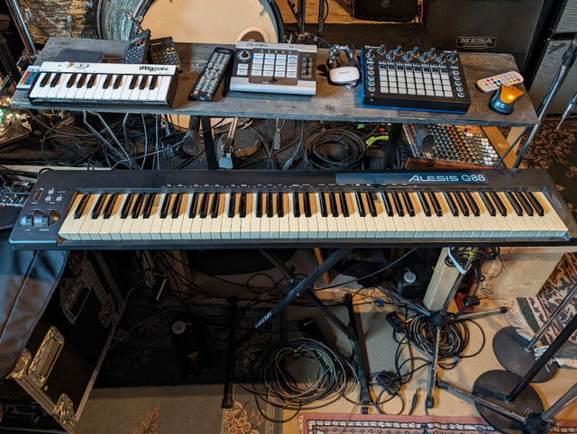 Alessi Q88 midi controller  dans Pianos et claviers  à Ville de Montréal - Image 2