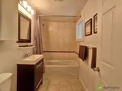 ️ 2 chambres fermées ️ 1 pièce double lumineuse Disponible dès maintenant Au niveau sous-sol avec ac...