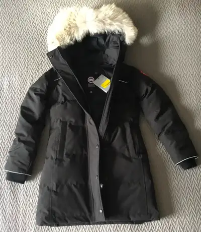 NEW CANADA GOOSE JUNIPER YOUTH PARKA., View more