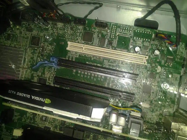 dell precision 7610 dual socket 64 gig e5 -2620v2  8 drive cage in Desktop Computers in City of Montréal - Image 8