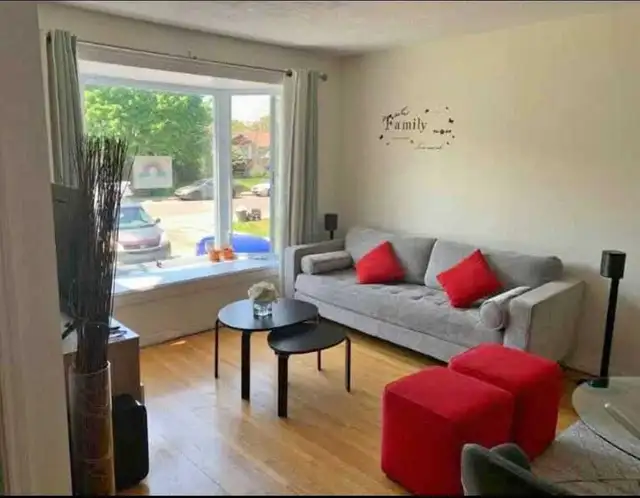 Grand lumineux 5,5 haut 3plex  Libre 1er juillet @5mn Dix30