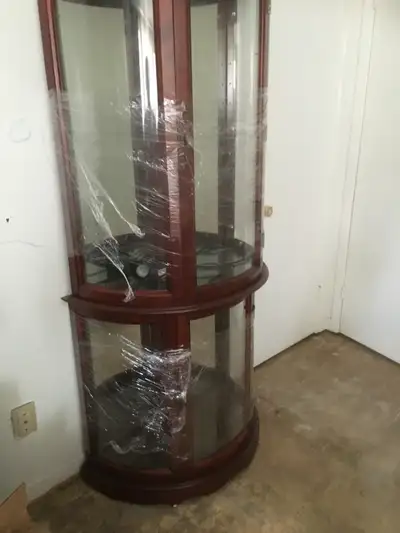 Armoire vitrée en coin, View more