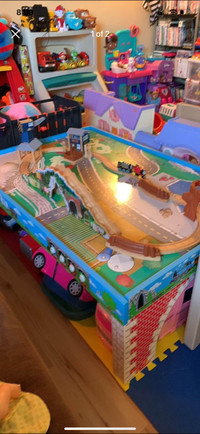 thomas the train set and table