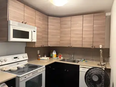 1 Bdrm + Office. Heat/Water Incl $1780+hydro. Avail Aug