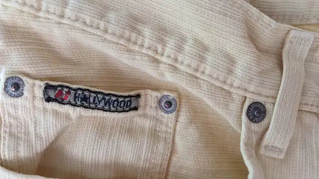 Women's Soft Yellow Flared Hollywood Jeans-32 in Women's - Bottoms in Ottawa - Image 4