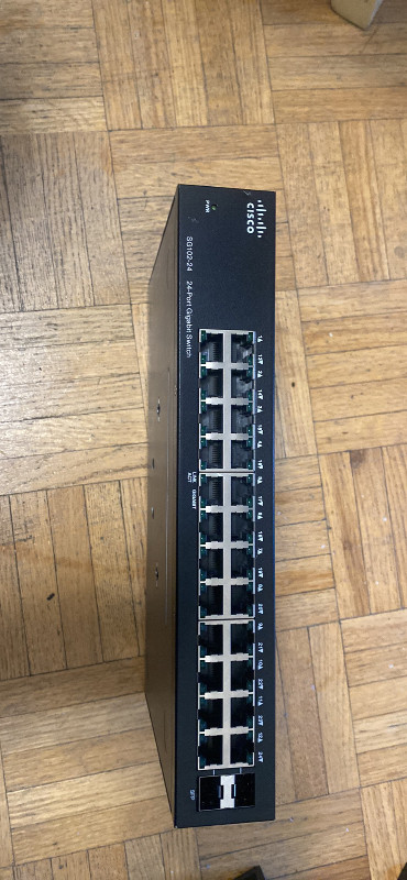 cisco  sg102-24  24 port gigabyte switch in Networking in City of Toronto