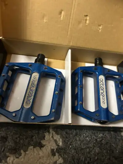 I'm selling a pair of Octane One bike platform pedals in excellent condition. These pedals have a st...
