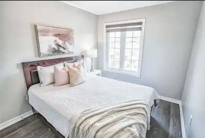 3 bed 3 washroom House available for rent. Main intersection Creditview Mayfield 4 car parkings Call...