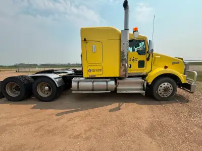 C!5 Twin Turbo replaced one turbo 18 manual speed transmission 62 in bunk , new Radiator ew fan clut...