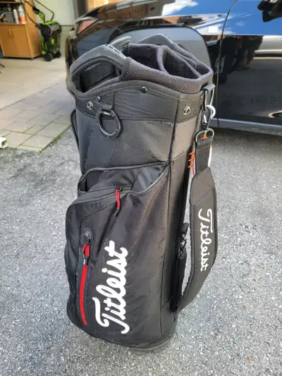 Titleist cart bag - excellent condition, View more