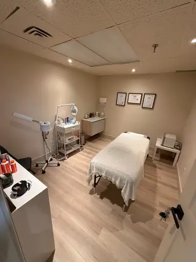 Step into your own private studio suite inside Ara’s Elegance Inc., an established luxury beauty stu...