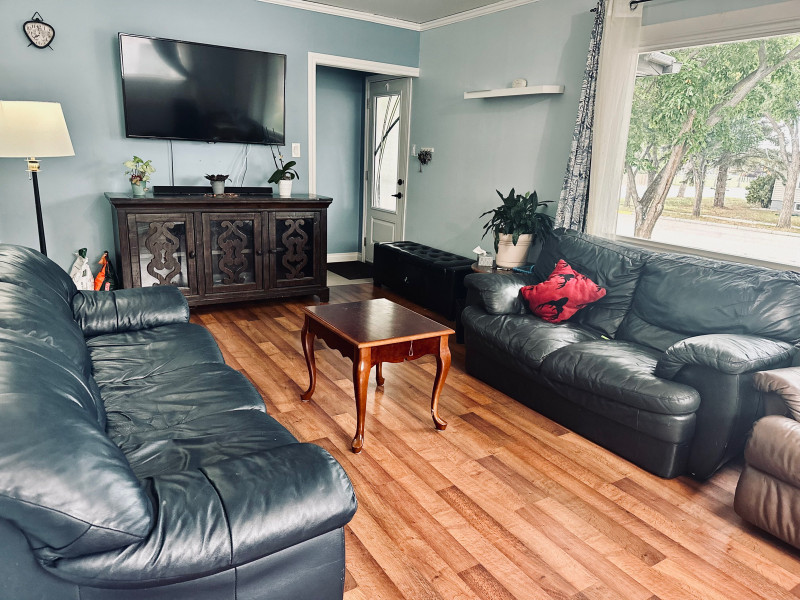 Kindersley 3 Bedroom Main level house for rent. Long Term Rentals