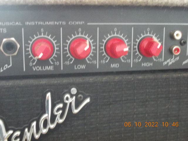 Fender R.A.D. Bass dans Amplificateurs et pédales  à Lac-Saint-Jean - Image 3