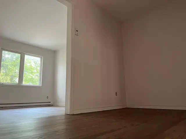 Comfortable townhouse for rent in Kanata. Two minutes to the 417 in Long Term Rentals in Ottawa - Image 21