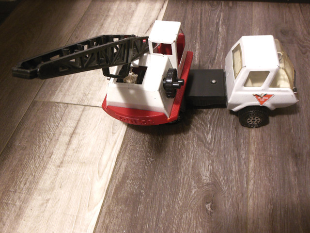 RARE RETRO VINTAGE TONKA CANADIAN TIRE TOW TRUCK CRANE TOY in Toys & Games in Stratford - Image 4