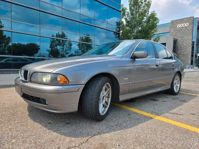 Interior 9/10 Exterior 7/10 Selling my 2003 BMW 525i Manual Transmission. Selling the car just to mo...