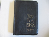The Holy Bible King James Version Leather Clad Zippable Cir1950s