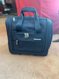 CIAO 15” Two-Wheeled Carry On Bag (EUC) 