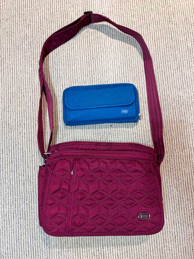 Lug purse and wallet in Women's - Bags & Wallets in Oakville / Halton Region