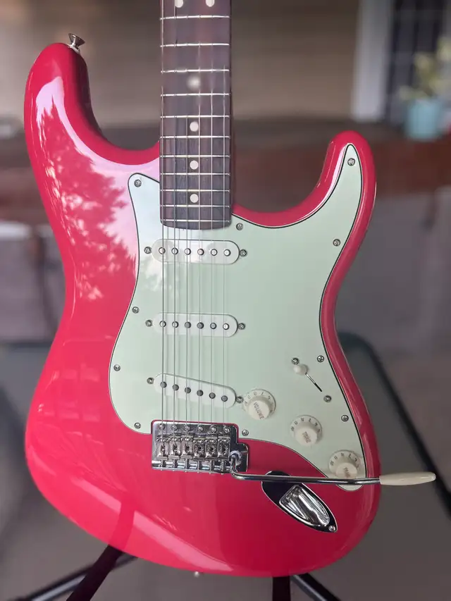 LAST PRICE DROP 2025 American Professional Classic Stratocaster in Guitars in Ottawa - Image 4
