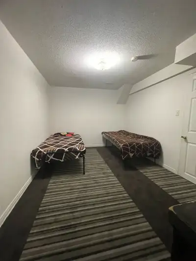 Room and basement available for rent Brampton from 400-450 Near Sheridan college Davis campus, colle...