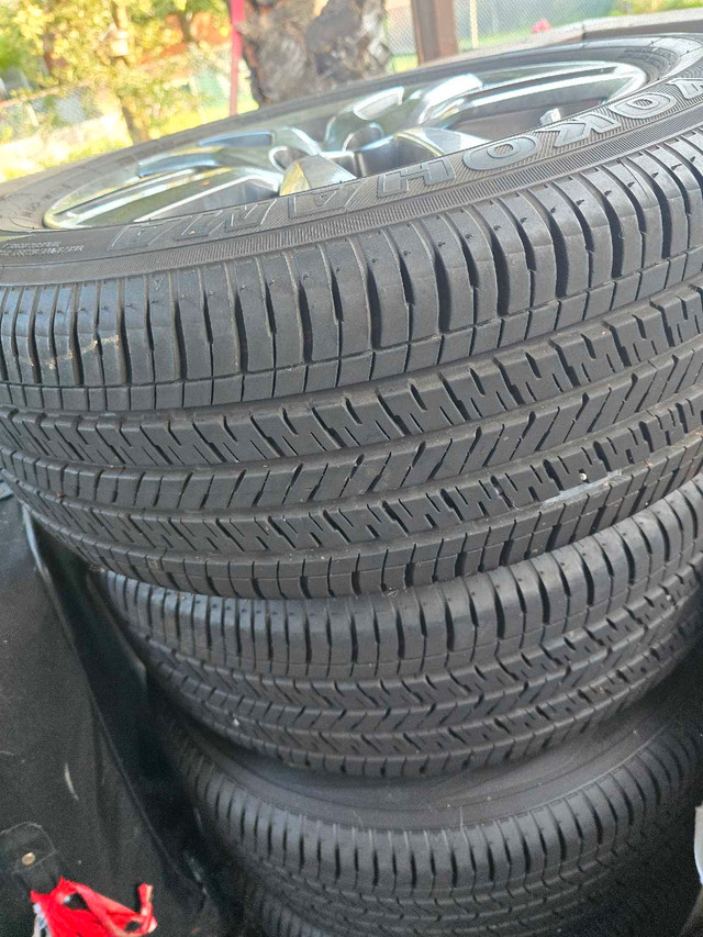 tire set. with. alloy veel. 225/60/18 in Tires & Rims in Mississauga / Peel Region - Image 2