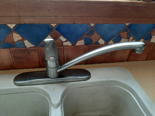 Évier avec robinet Moen dans Plomberie, éviers, toilettes et bains  à Laval/Rive Nord - Image 2