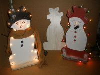 Lighted Wooden Snowmen for a DIY Project, Pattern Included