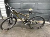 Mongoose mountain bike 
