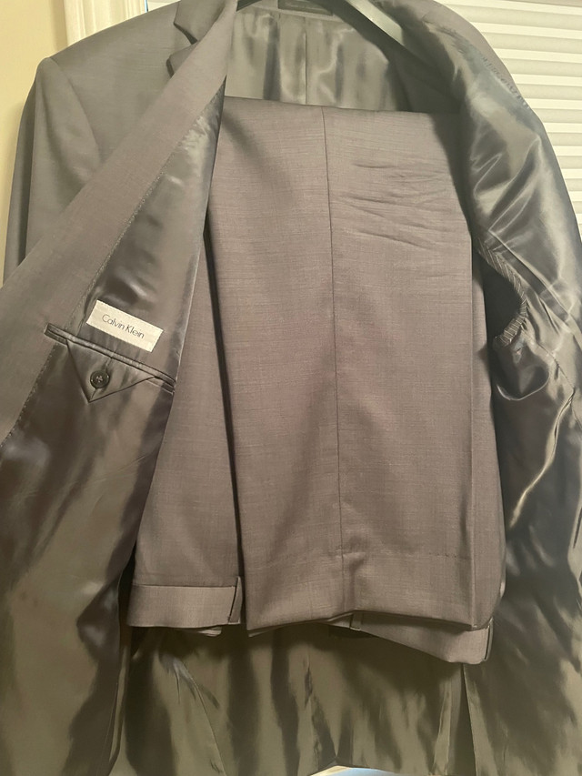 Men’s dark grey suit. 48T in Men's in Kingston - Image 4