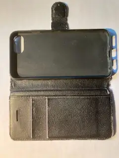 Used Apple iPhone SE 2020 Full-Cover Wallet-Style Phone Case in Cell Phone Accessories in Ottawa - Image 3