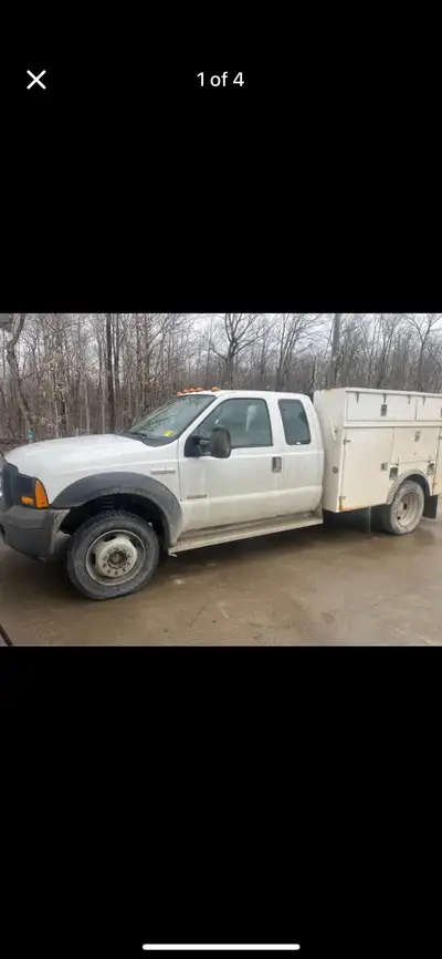2005 Ford f450 4x4 with 6.0 litre and automatic transmission. Truck runs but needs work, glow plug m...