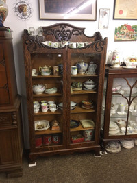 ANTIQUE DISPLAY CABINETS AT PENNS ANTIQUES 