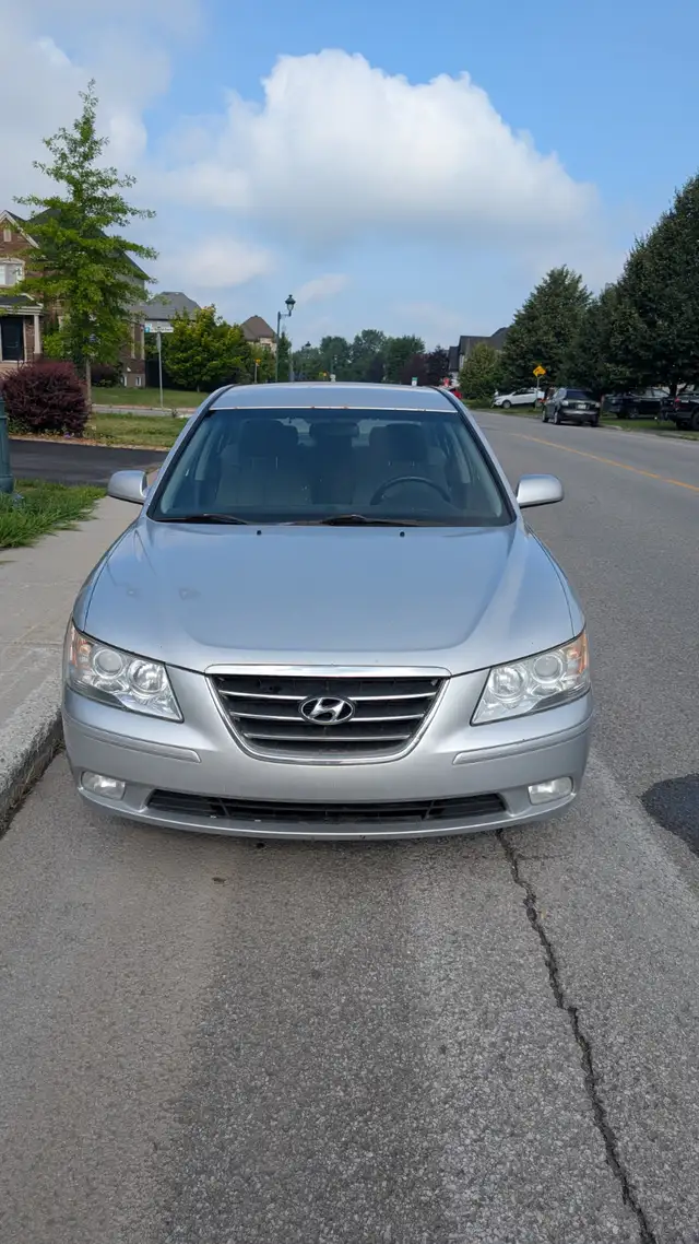 2009 Hyundai Sonata V6 (Luxury Edition) – Heated Seats, Air Conditioning