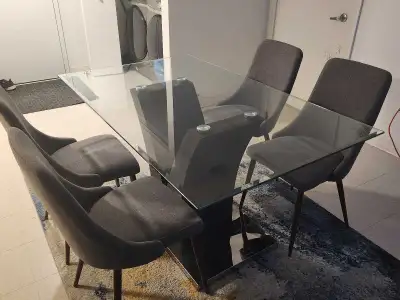 Salle à manger complète 600$, View more