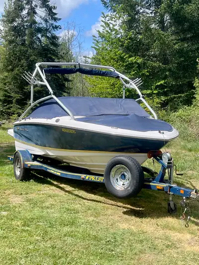 2007 Regal 1900 luxury lake boat for sale. The boat has 50 hours on it and the engine has 20 hours....