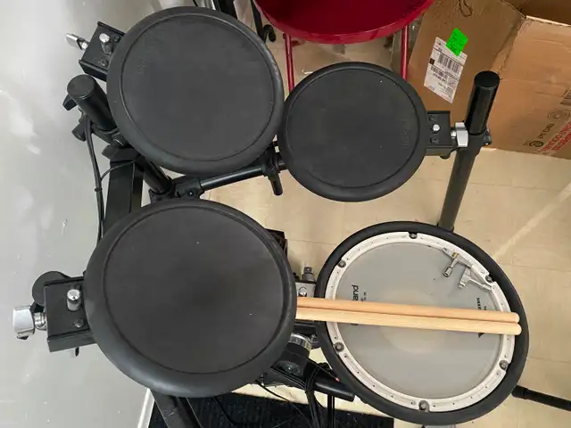 Used 2018 Roland TD-17 Electronic Drums-Cash Onl in Drums & Percussion in Sudbury - Image 3