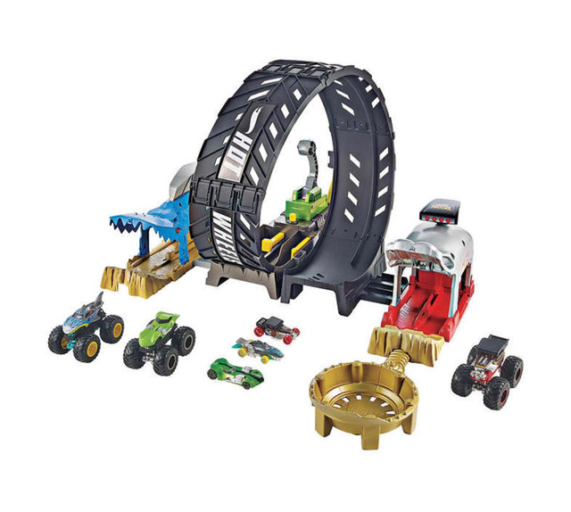 Hot Wheels Monster Trucks vs Hot Wheels Race Cars! in Toys & Games in Markham / York Region - Image 2