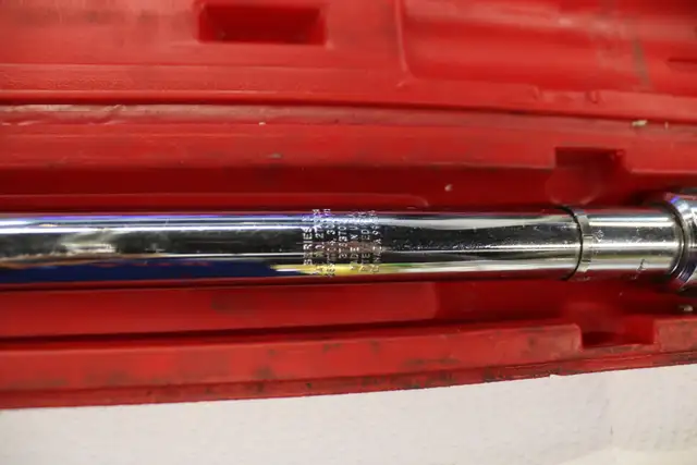 Snap-On QJR-3250 Click Type Torque Wrench (#42366-3) in Hand Tools in City of Halifax - Image 6