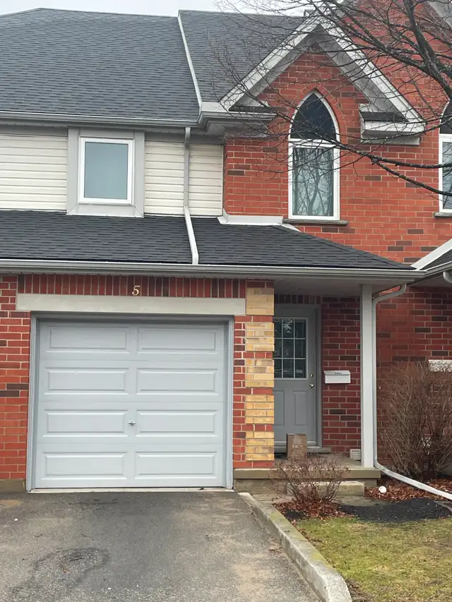 Desirable Condo Rental Available - Student Friendly