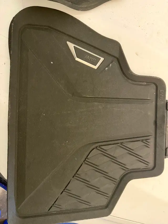 Original BMW X5 Winter Mats in Other Parts & Accessories in Markham / York Region - Image 3