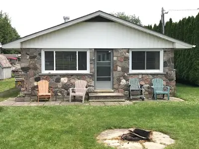 Cosy Cottage in Long Point, View more