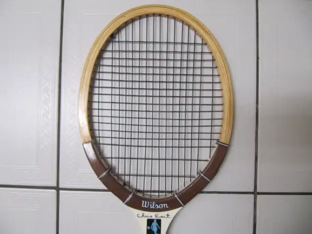 Wilson Chris Evert Autograph Speed Flex Tennis Racket Circ 1960s in Arts & Collectibles in Mississauga / Peel Region - Image 4