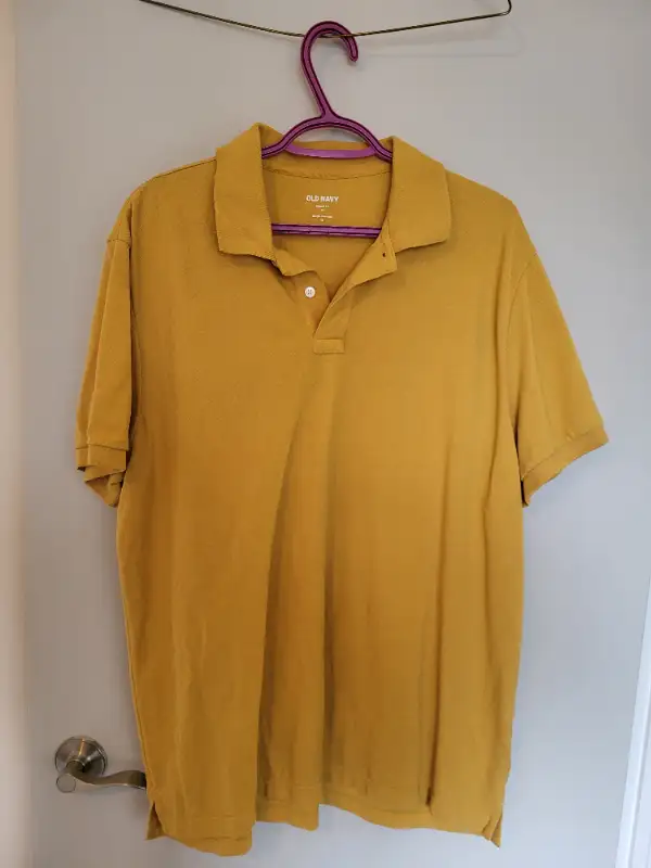 Mens XL Shirt in Men's in Sarnia - Image 2