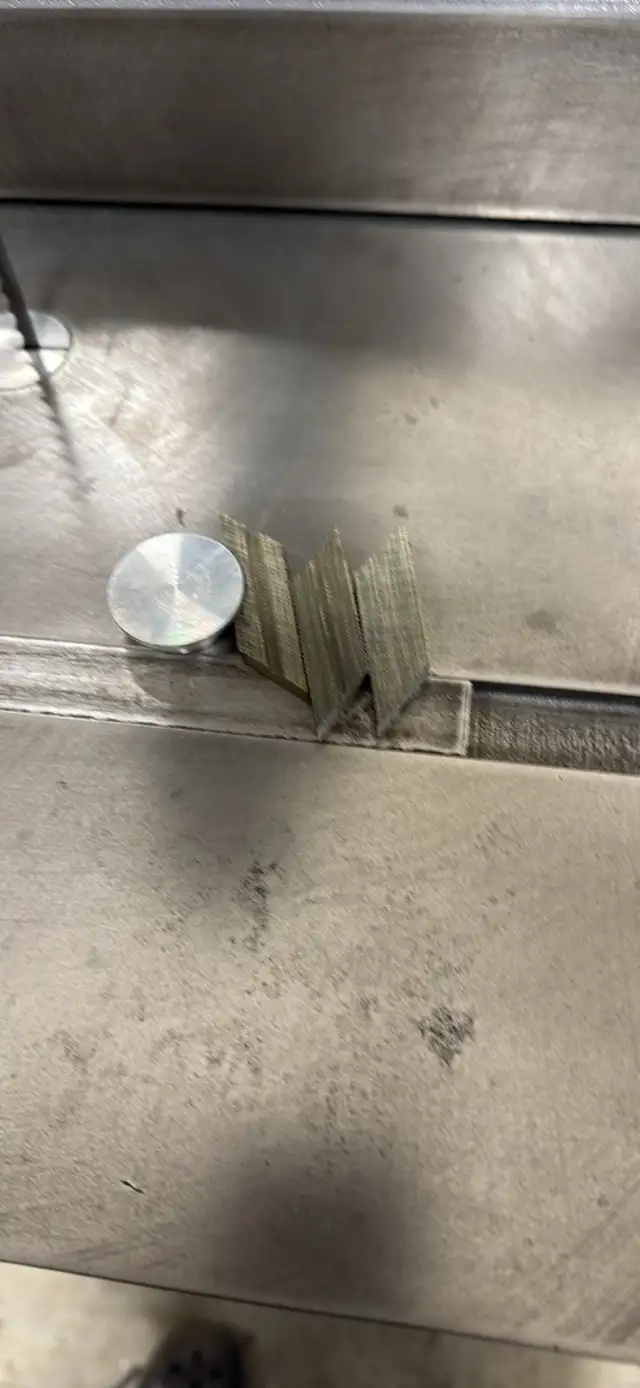 Restored Beaver 3300 Bandsaw with spare blades - made in Ontario in Power Tools in Gatineau - Image 8