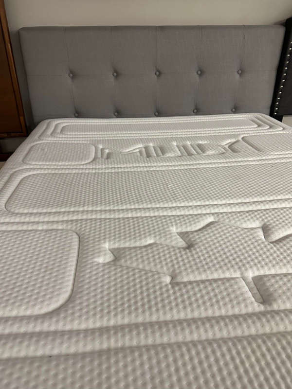 New FULL SIZE BED SET -  10" Memory Foam Mattress and Platform B dans Lits et matelas  à Kamloops - Image 4