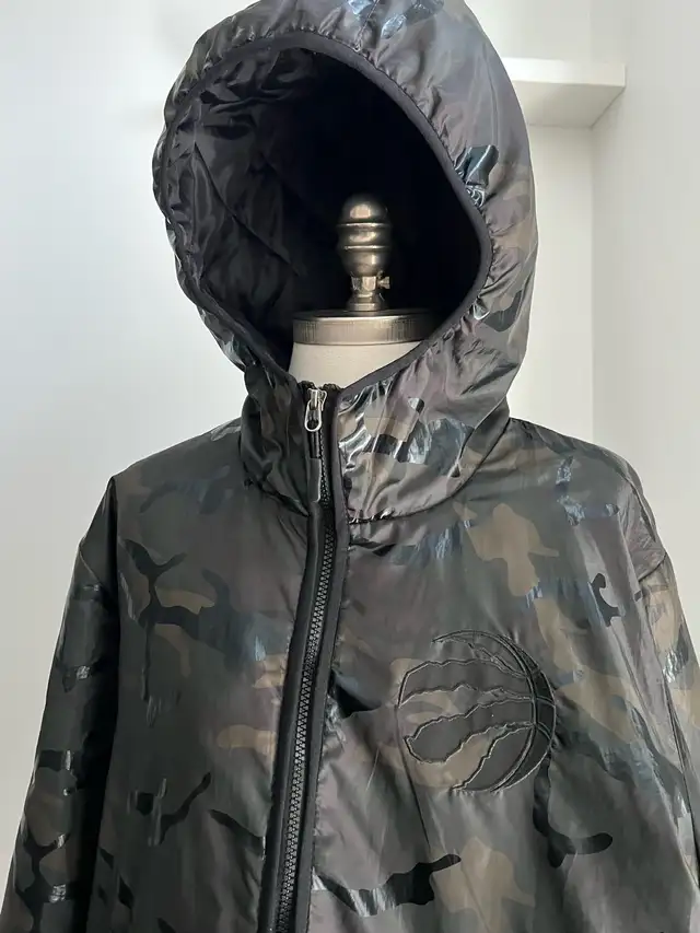 NEW Raptors jacket Men’s Large in Men's in Markham / York Region - Image 4