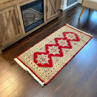 100% Genuine Handmade Area Rug • Brand new • Traditional hand knotted design Ideal piece for putting...