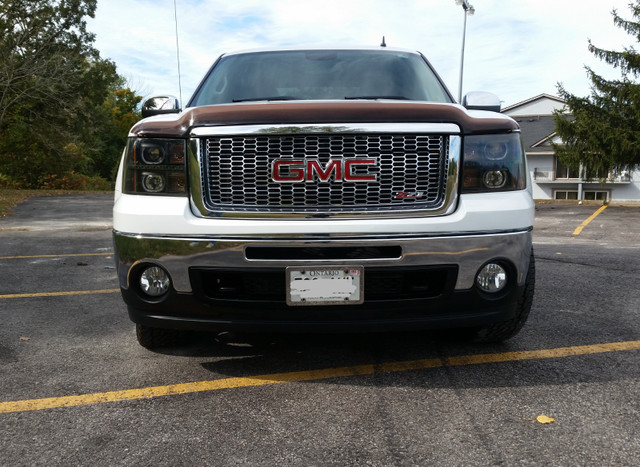 GMC Sierra Z71 4x4 Crew Cab - Very Low KM, Original Owner. in Cars & Trucks in Barrie - Image 4